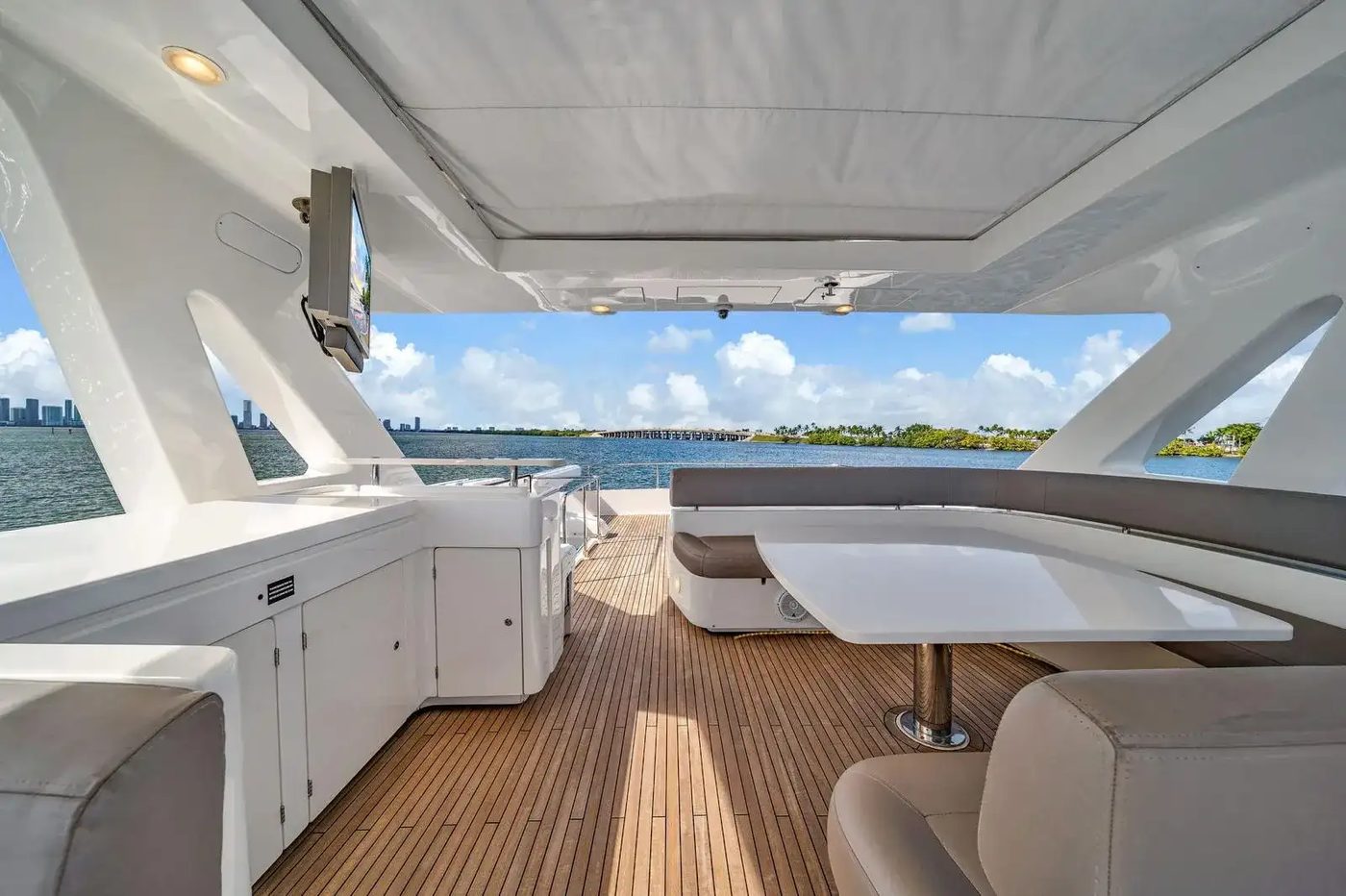 Ferretti 80
